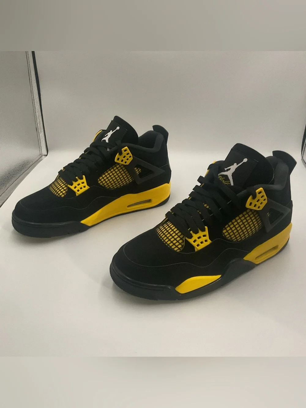 Air Jordan 4 Retro Thunder Black Tour Yellow Mid Top Shoe Sneaker NIB Size 8